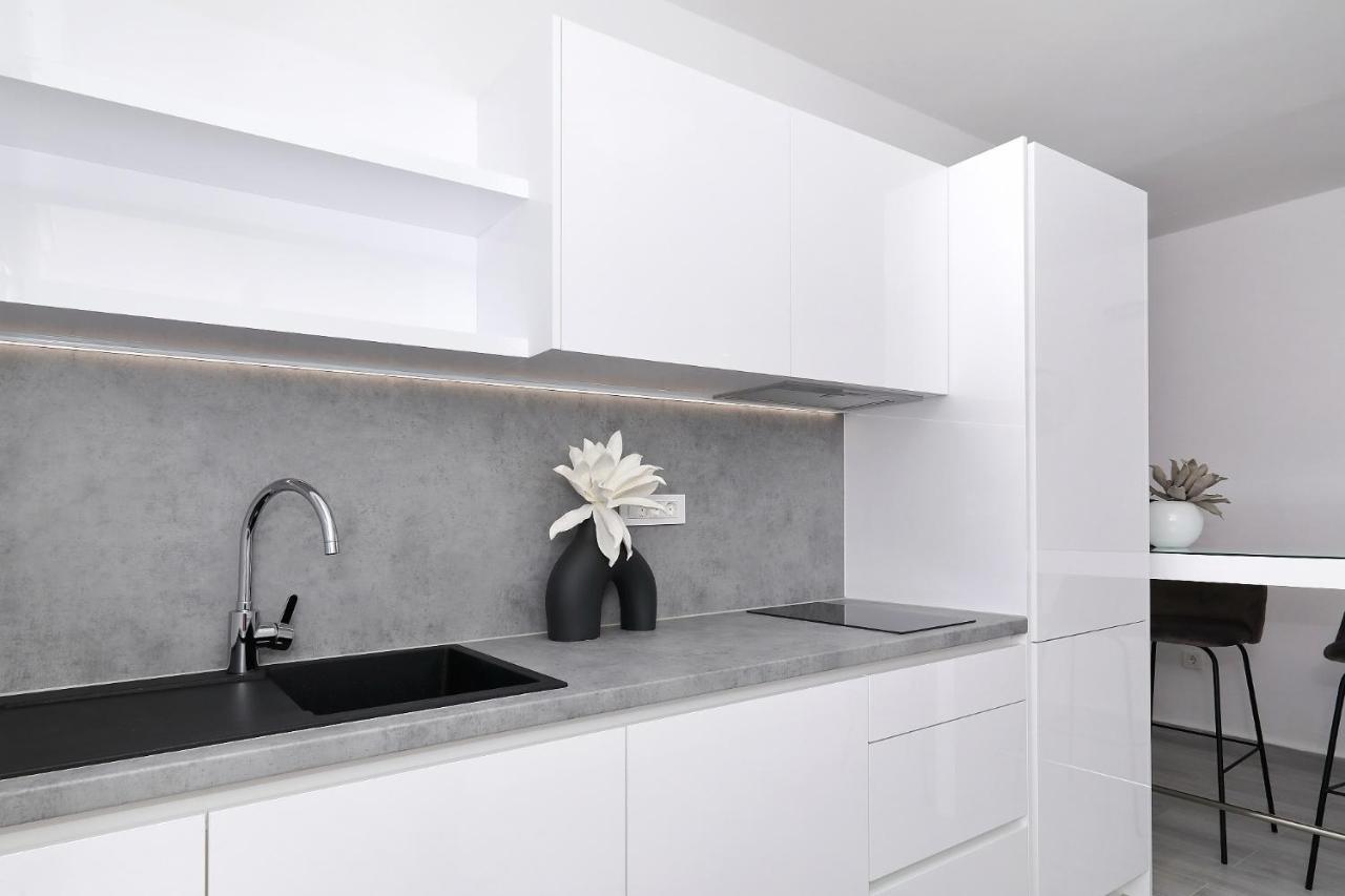 Apartment Silver Stars