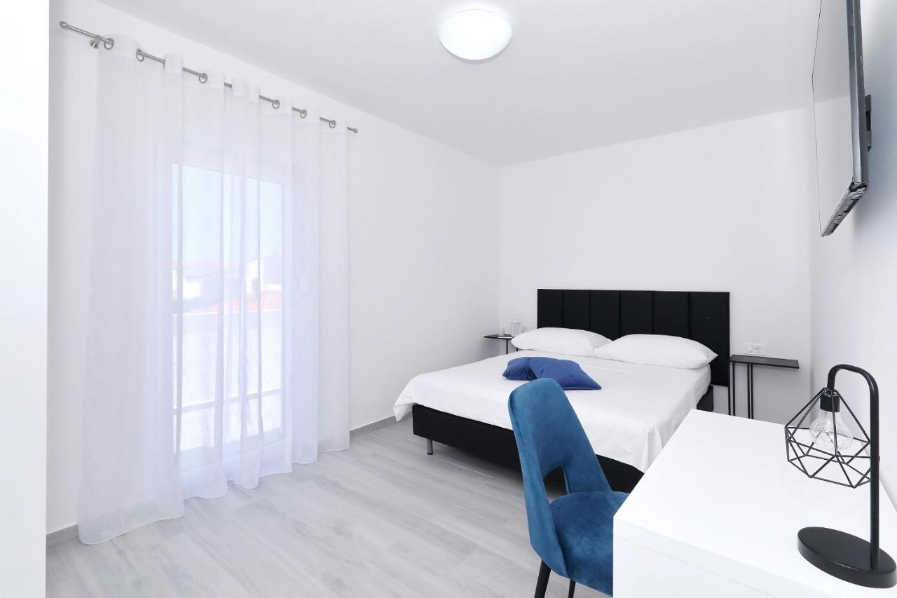 Apartment Silver Stars